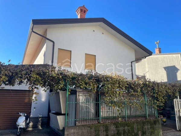 casa indipendente in vendita a Muggia in zona Aquilinia