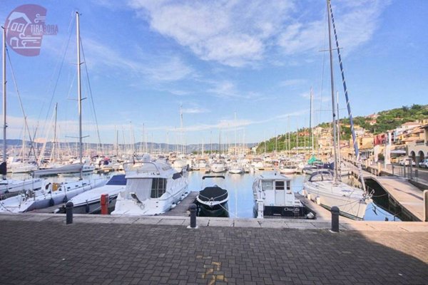 appartamento in vendita a Muggia in zona Lazzaretto/San Bartolomeo