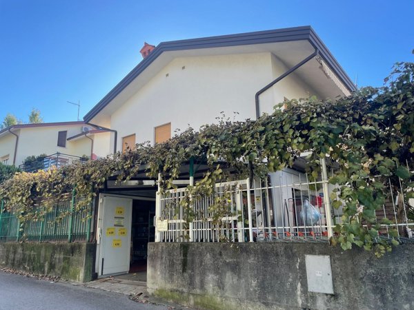casa indipendente in vendita a Muggia in zona Aquilinia