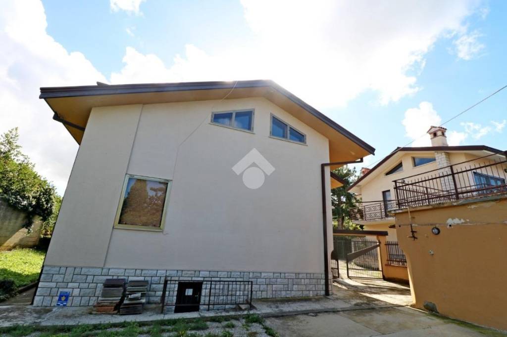casa indipendente in vendita a Muggia