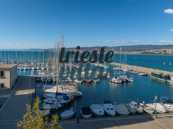 appartamento in vendita a Muggia
