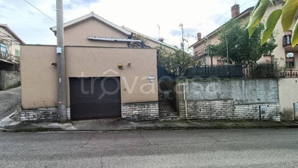 casa indipendente in vendita a Muggia in zona Aquilinia