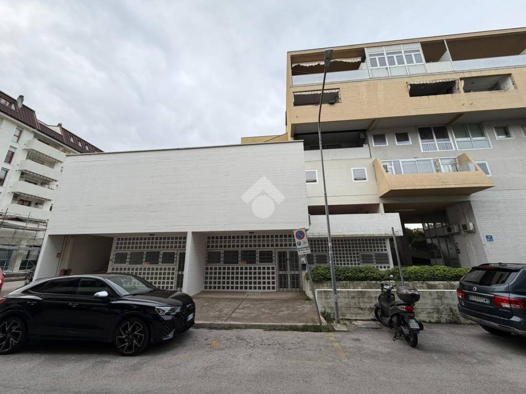 negozio in vendita a Muggia