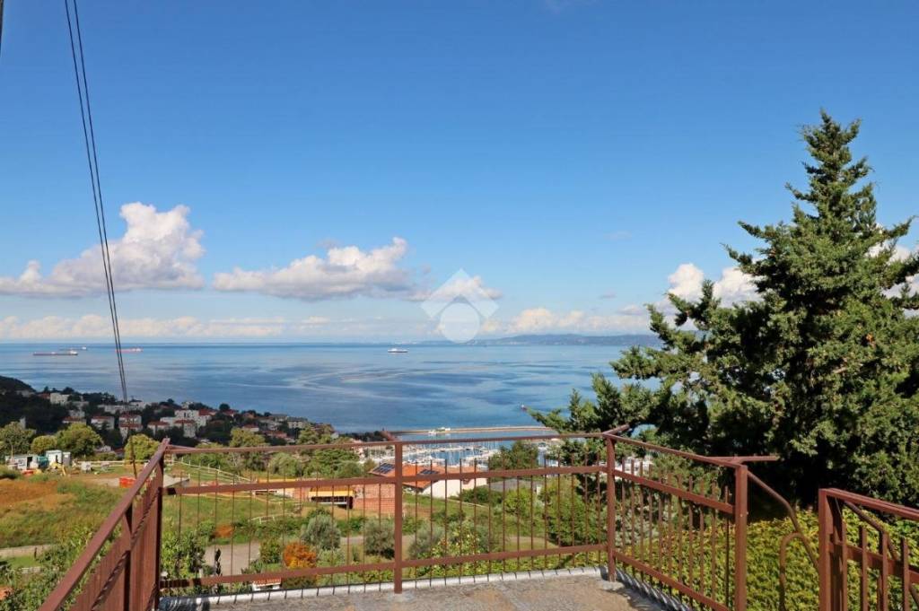 casa indipendente in vendita a Muggia