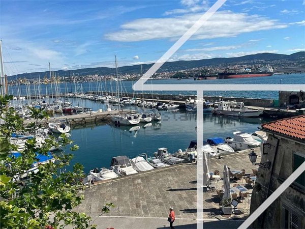 appartamento in vendita a Muggia