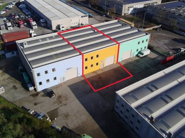 locale commerciale in vendita a Muggia