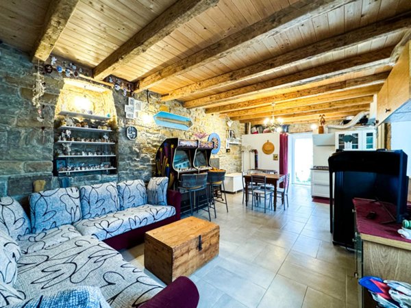 casa indipendente in vendita a Muggia