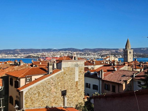 casa indipendente in vendita a Muggia