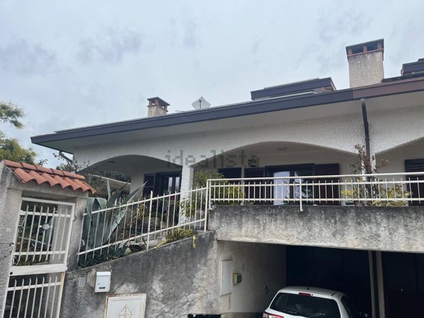 casa indipendente in vendita a Muggia in zona Aquilinia