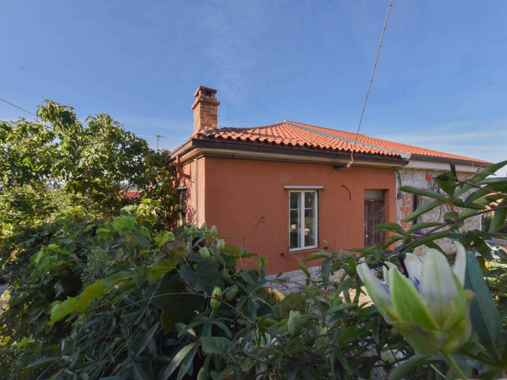 casa indipendente in vendita a Muggia in zona Aquilinia