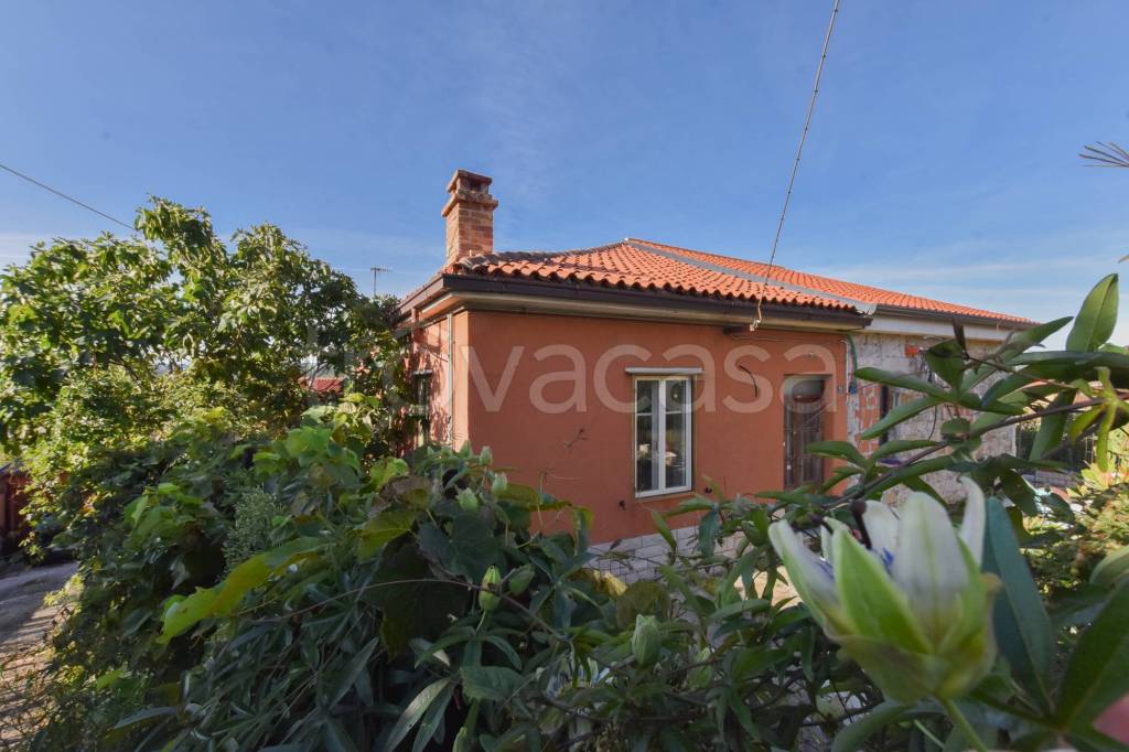 casa indipendente in vendita a Muggia in zona Aquilinia