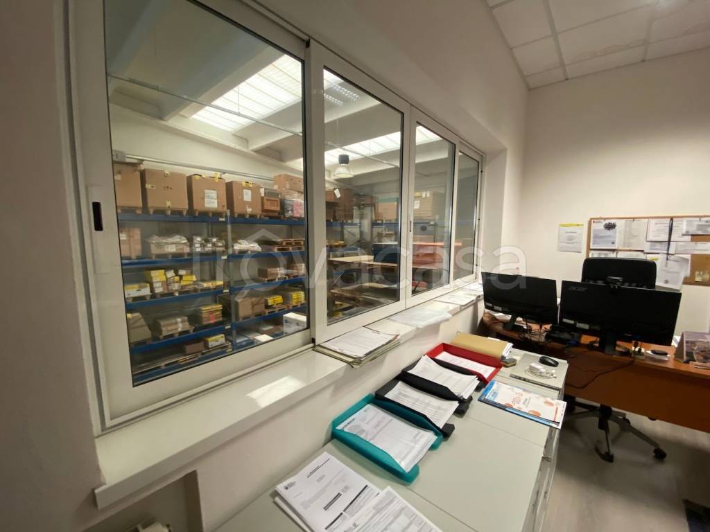 locale commerciale in vendita a Muggia