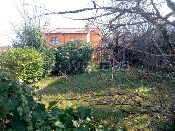 casa indipendente in vendita a Muggia in zona Santa Barbara