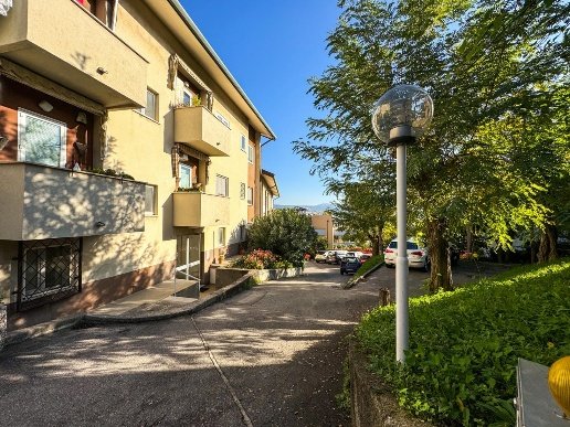 appartamento in vendita a Muggia in zona Chiampore