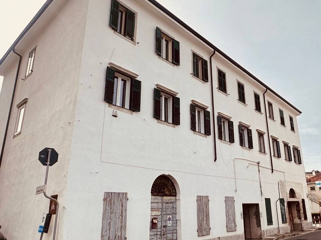 locale commerciale in vendita a Muggia