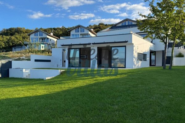 casa indipendente in vendita a Muggia