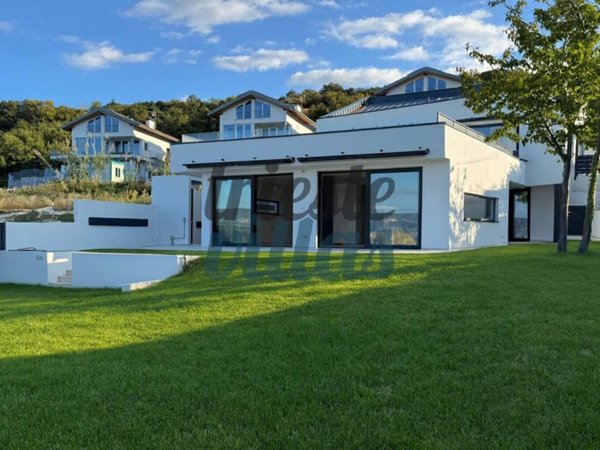 casa indipendente in vendita a Muggia