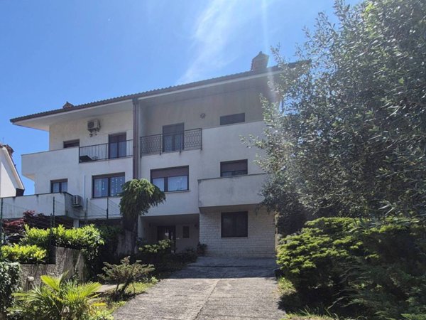 casa indipendente in vendita a Muggia in zona Santa Barbara