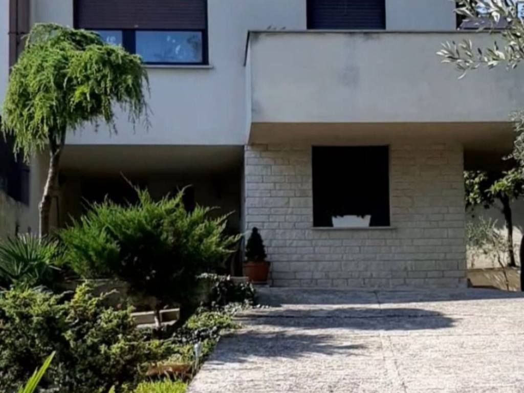 casa indipendente in vendita a Muggia in zona Santa Barbara