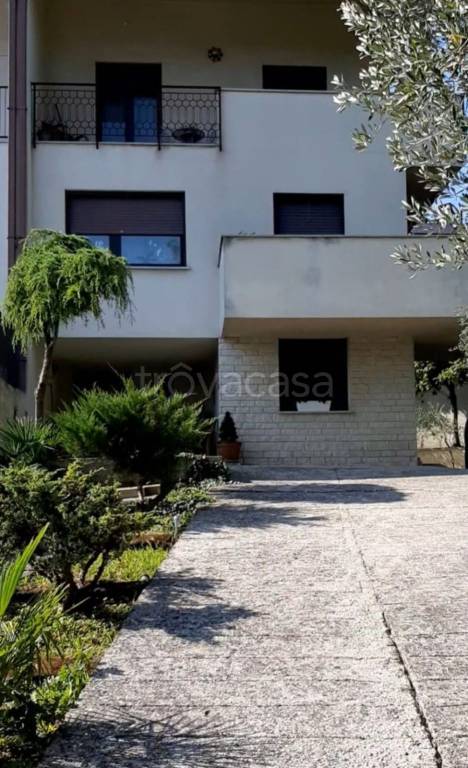 casa indipendente in vendita a Muggia in zona Santa Barbara