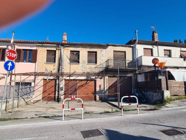 casa indipendente in vendita a Muggia in zona Aquilinia