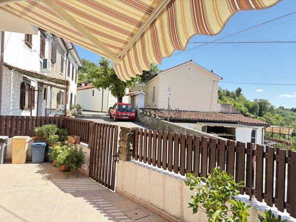 casa indipendente in vendita a Muggia in zona Santa Barbara