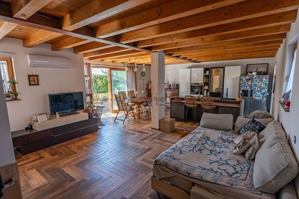 casa indipendente in vendita a Muggia in zona Santa Barbara