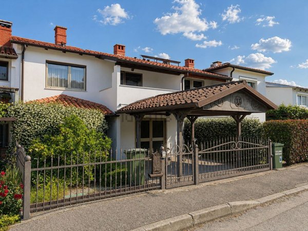 casa indipendente in vendita a Muggia