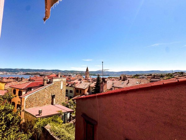 casa indipendente in vendita a Muggia