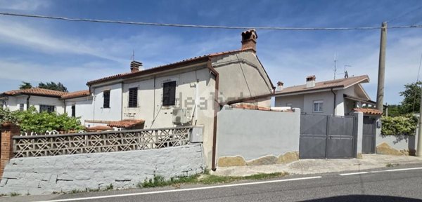 appartamento in vendita a Muggia in zona Chiampore