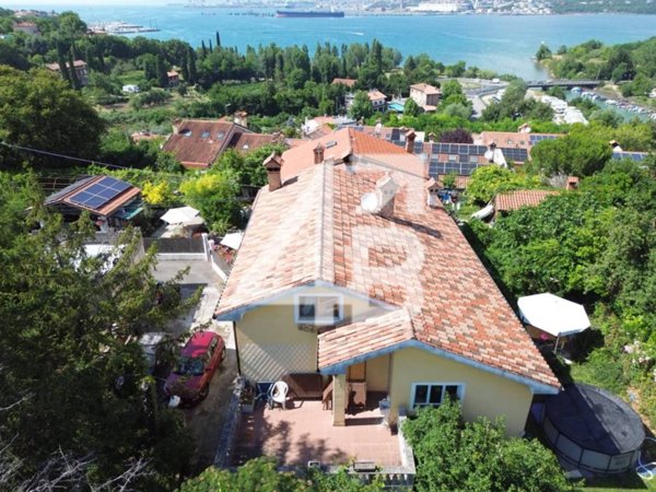 casa indipendente in vendita a Muggia
