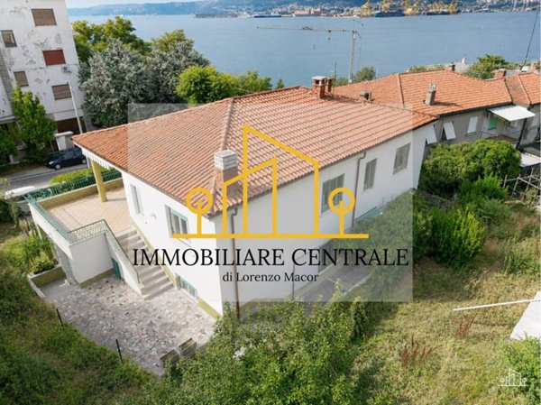 casa indipendente in vendita a Muggia in zona Chiampore