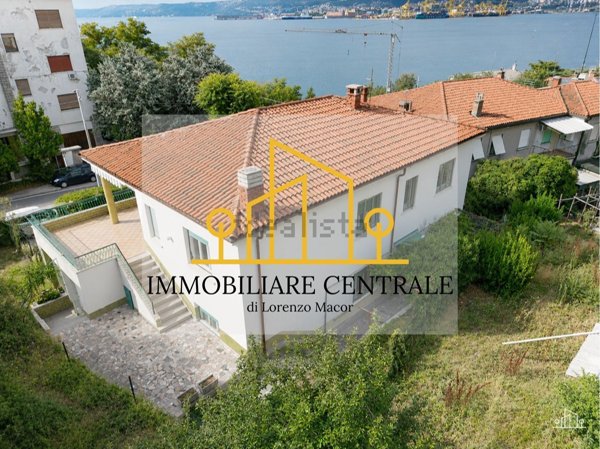 casa indipendente in vendita a Muggia in zona Chiampore