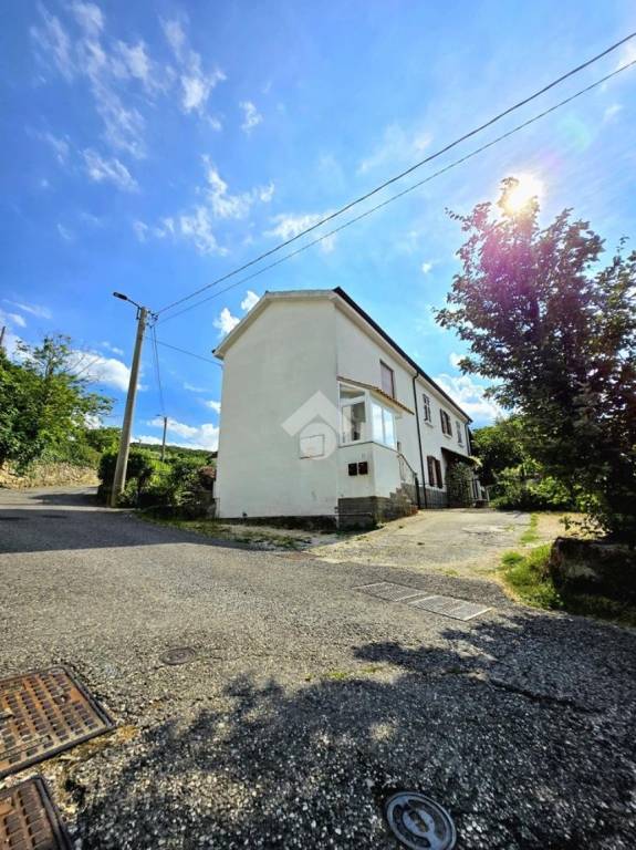 casa indipendente in vendita a Muggia in zona Farnei