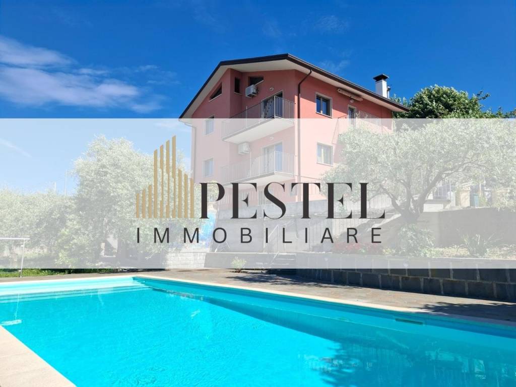 casa indipendente in vendita a Muggia