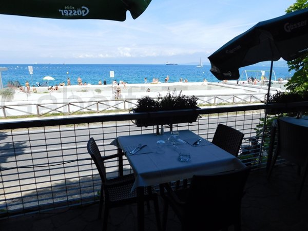 negozio in vendita a Muggia in zona Zindis