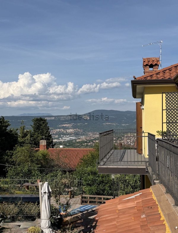 casa indipendente in vendita a Muggia in zona Santa Barbara