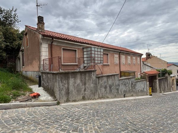 casa indipendente a San Dorligo della Valle in zona San Giuseppe della Chiusa