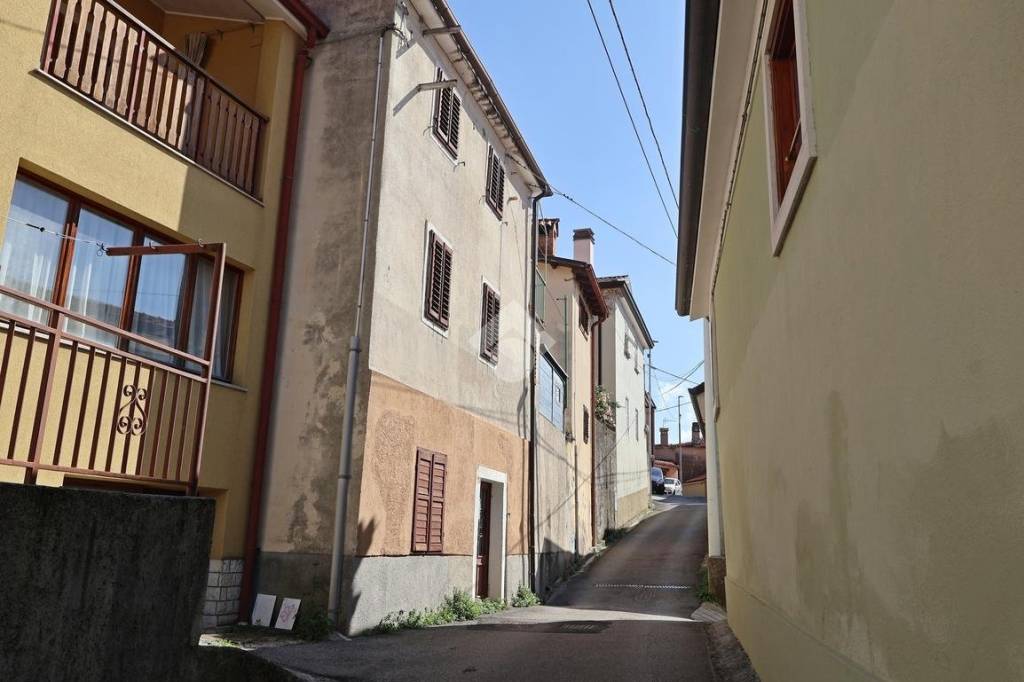 casa indipendente a San Dorligo della Valle in zona San Giuseppe della Chiusa
