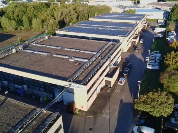 locale commerciale in vendita a San Dorligo della Valle in zona Domio