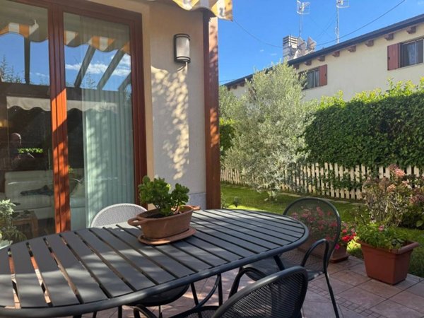 casa indipendente in vendita a San Dorligo della Valle in zona Domio