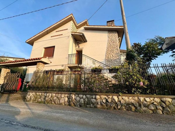 casa indipendente in vendita a San Dorligo della Valle in zona Domio