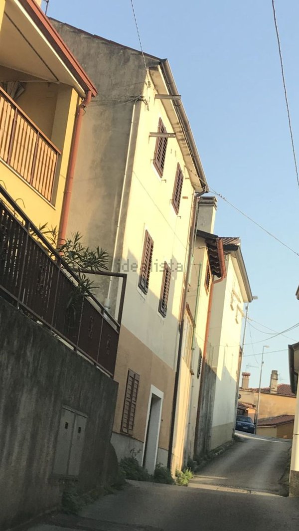 casa indipendente a San Dorligo della Valle in zona San Giuseppe della Chiusa