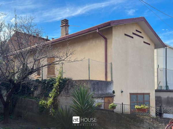 casa indipendente in vendita a San Dorligo della Valle in zona Domio