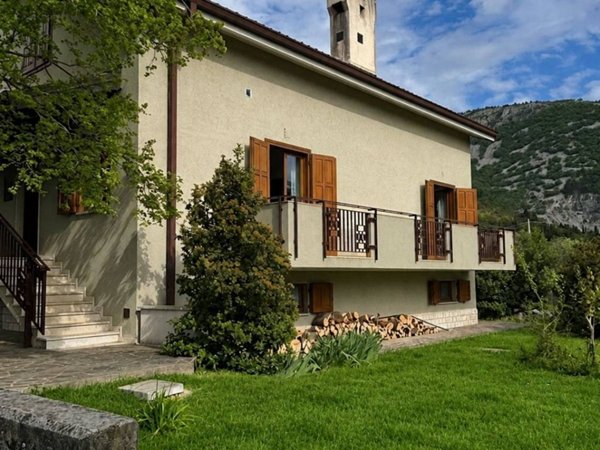 casa indipendente a San Dorligo della Valle in zona Bagnoli della Rosandra