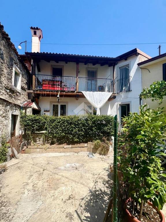 casa indipendente a San Dorligo della Valle in zona San Giuseppe della Chiusa