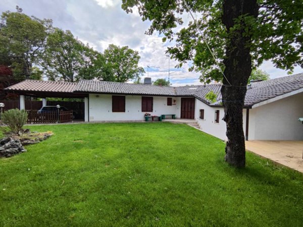 casa indipendente in vendita a Sgonico