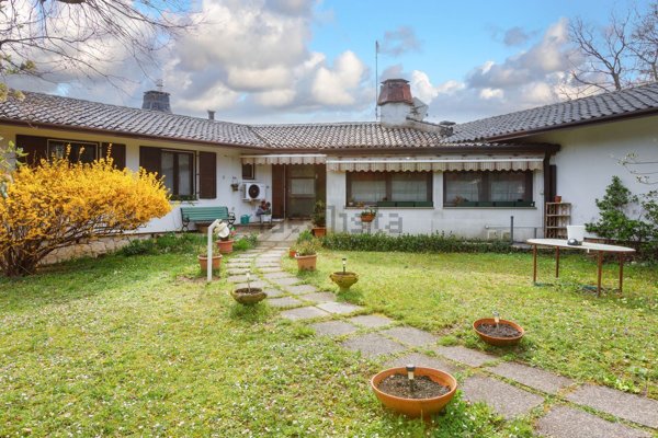 appartamento in vendita a Sgonico in zona Borgo Grotta Gigante