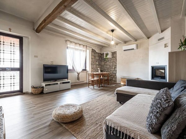 casa indipendente in vendita a Sgonico