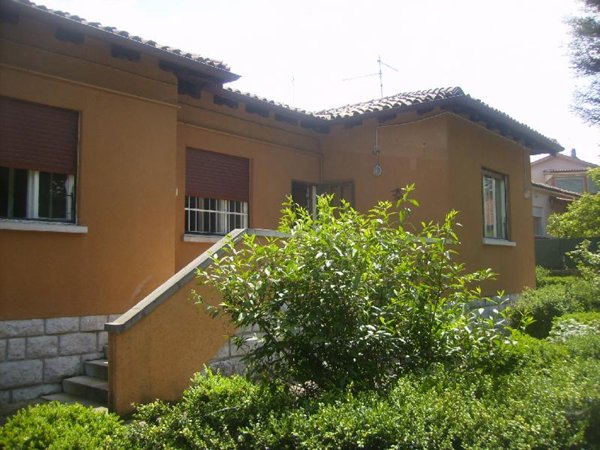 casa indipendente in vendita a Trieste in zona Opicina